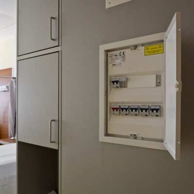 High power protection and connection equipment